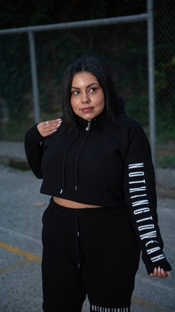 NEWBORN CROPPED TOP BLACK